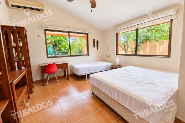 Sale of 5-bedroom house with private pool and garden in coronado