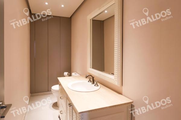 Venta de apartamento frente al mar | remodelado | 4 parkings | coco del mar