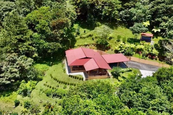 Mountain retreat in altos del maria