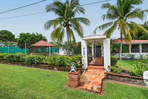 Amplia casa con piscina y apartamento para invitados