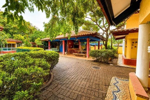 Four modern homes with pool in exclusive coronado