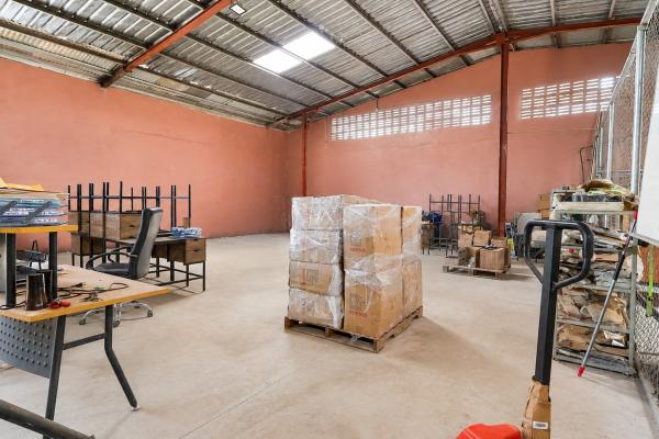 Venta de galera sobre la ave. josé agustín arango