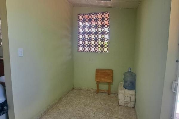 Casa con piscina en un amplio terreno en nueva gorgona, panamá.