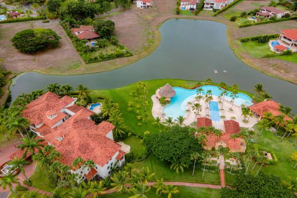 Lake view apartment in casa del sol buenaventura