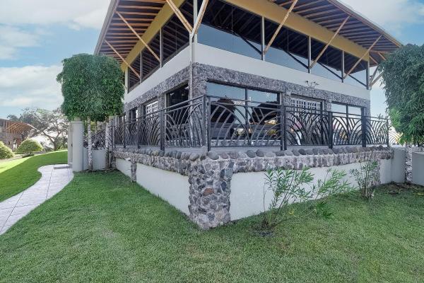 Panama estate w/marina,airstrip & resort potential