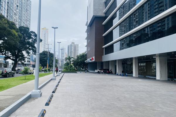 Venta de consultorio medico en park square medical center, via españa