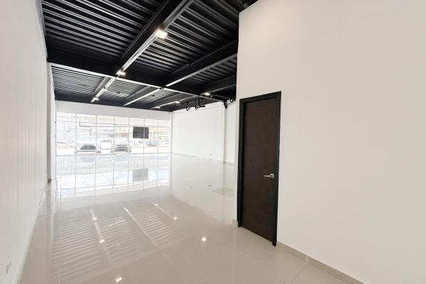 Commercial premises in galería cincuentenario