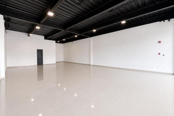 Oportunidad – local comercial en galería cincuentenario