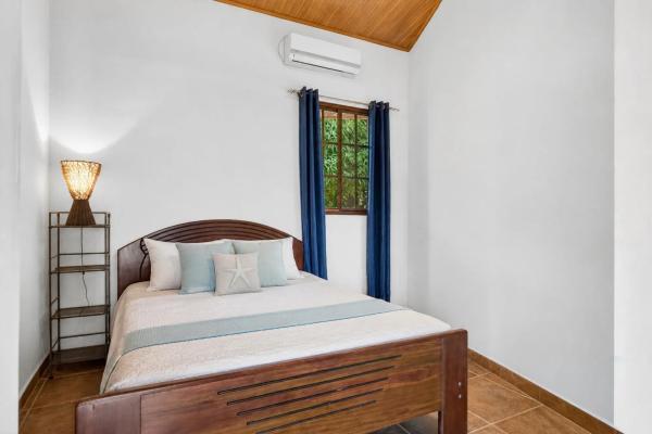 Ocean view villa with 6 apartments and pool