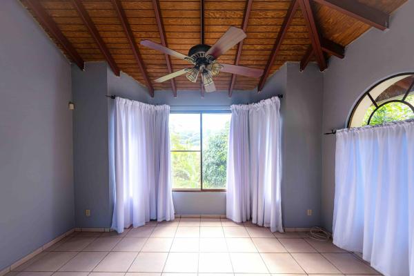 Se vende casa unifamiliar adosada de 2 recamaras en boquete
