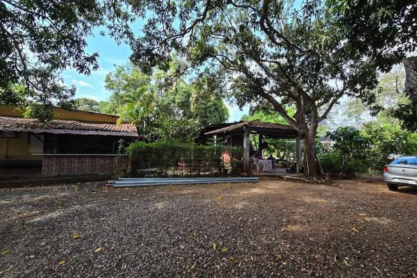 Spacious commercial property