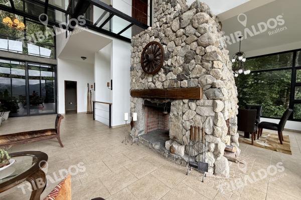 Sale of house in the valley, antón