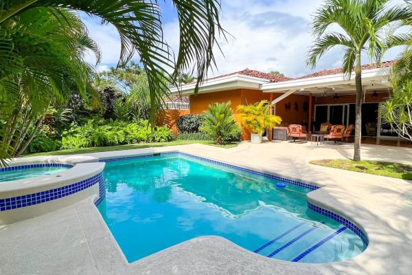 Hermosa casa privada en venta en coronado.