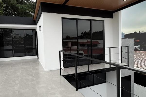 Hermosa casa moderna industrial en betania