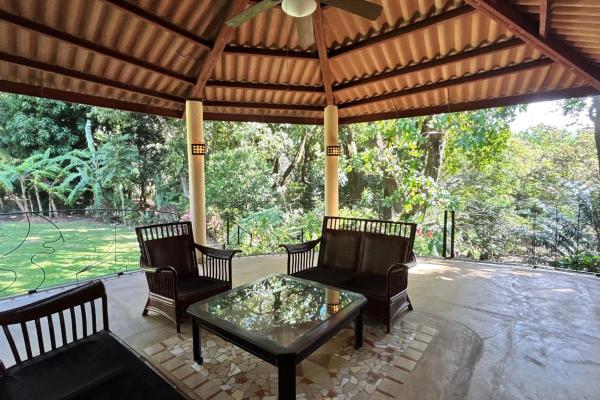 Casa en altos de maría con estudios independientes