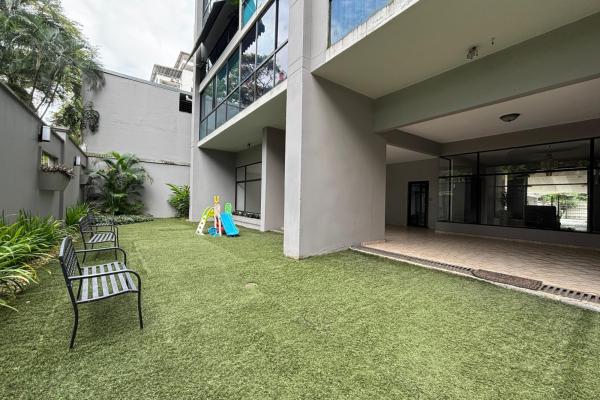 Modern apartment in altos del golf