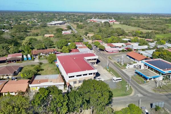 Se vende locales comerciales