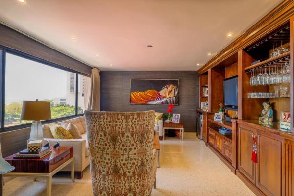 Sale of apartment in coco del mar, facing the sea, marina del rey