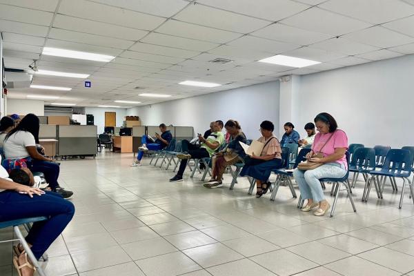 Venta local comercial cc los pueblos rentando