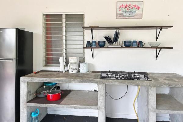 Casa en pedasí con área independiente para huéspedes