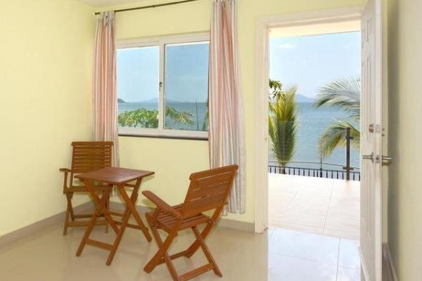 Id 10037 oceanfront italian villa 20 minutes away