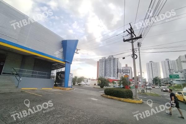 Alquiler local comercial via españa a pocos metros de la ernesto t. lefevre
