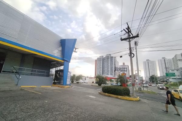 Alquiler local comercial via españa a pocos metros de la ernesto t. lefevre