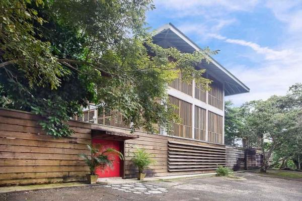 Panama rainforest home with pool in gamboa