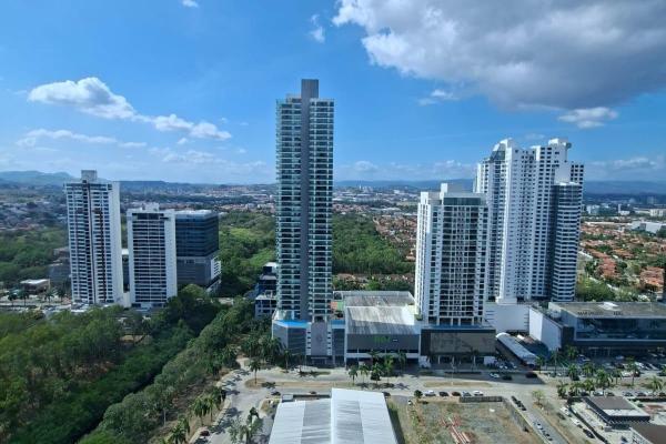 Elegant 2-bedroom apartment with panoramic view