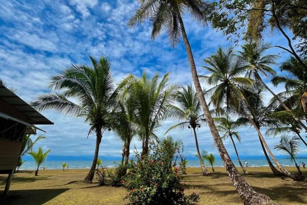 Casa frente al mar fuera de la red en venta