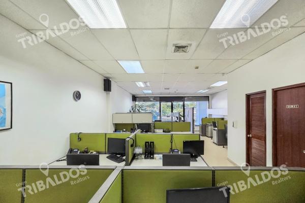 Commercial premises for sale in tumba muerto