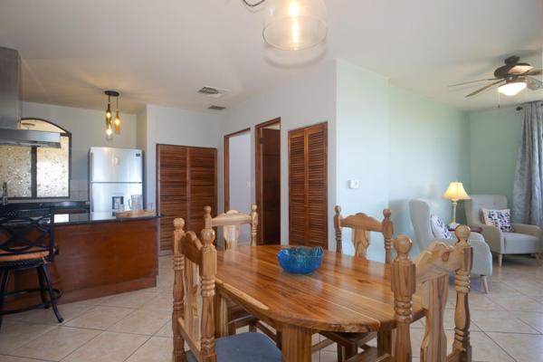 Rare ground-floor canyon view condo in los molinos