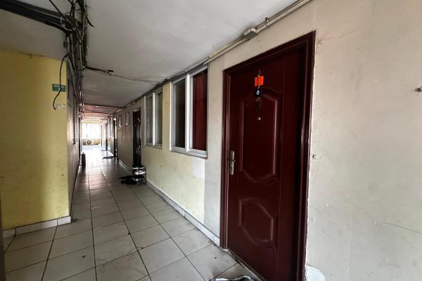 Commercial building for sale