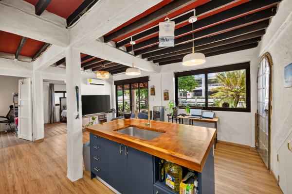 Beachside villa in playa malibu