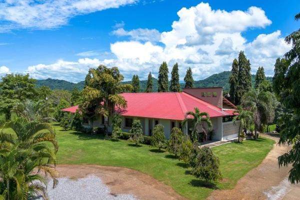 4-bedroom hacienda-style home in david