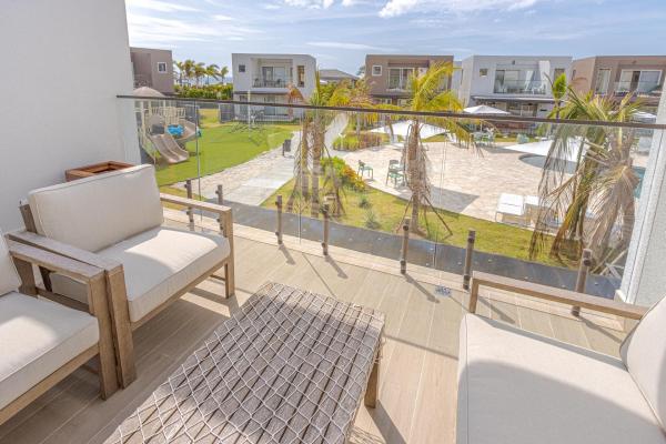 Furnished 2-bedroom beach home in playa caracol