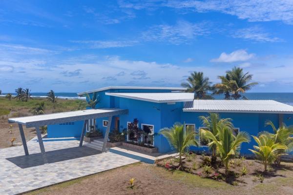 Unique beachfront home in playa la barqueta