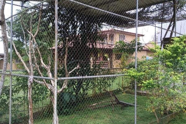 Se vende o se alquila elegante casa de dos pisos
