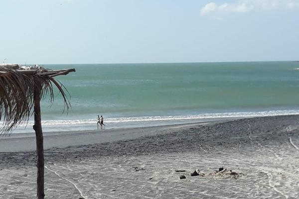Opportunity: property steps from the beach 3 homes