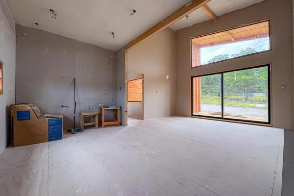 High-end off-grid home with volcán barú views