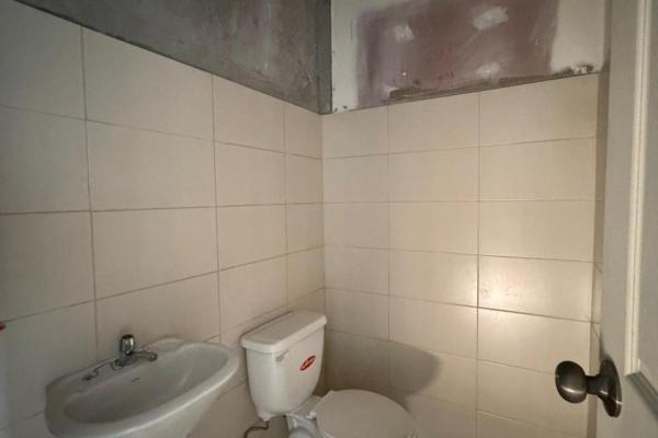 Commercial premises in plaza on d' go