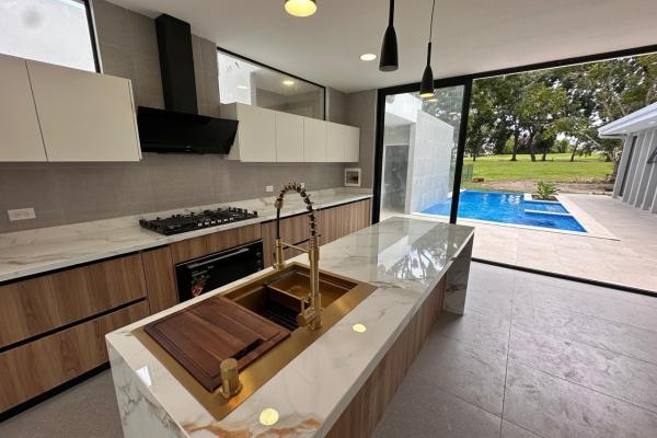 Casa en playa coronado 396k acceso a cancha golf etapa final construcción
