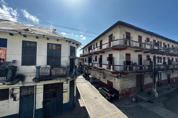Commercial and residential building for sale