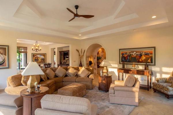 Luxurious estate residence in valle escondido