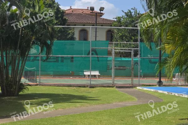 Sale of house in el doral