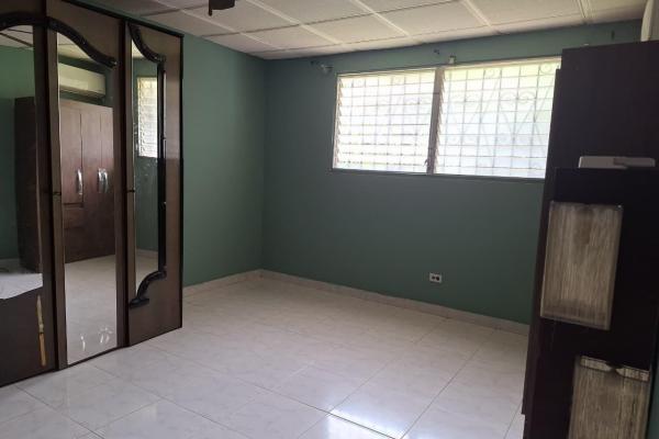 House with pool on the main road of nueva gorgona