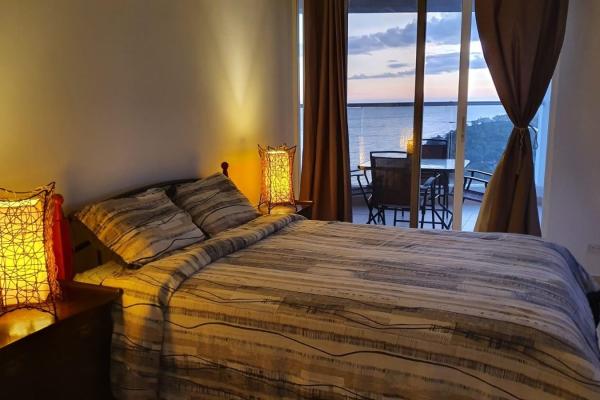 Hermoso apartamento sobre playa farallon