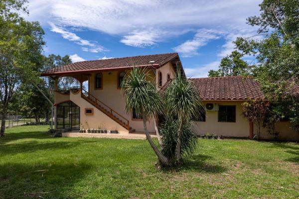 Casa en potrerillos village con apartamento tipo estudio
