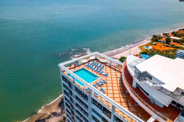 Studio apartment in solarium coronado bay