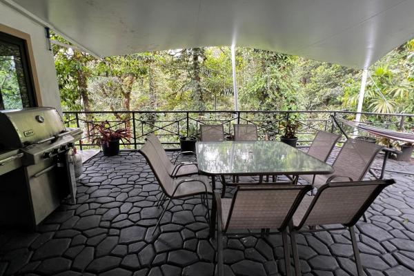 Casa con vistas a la montaña en altos del maría